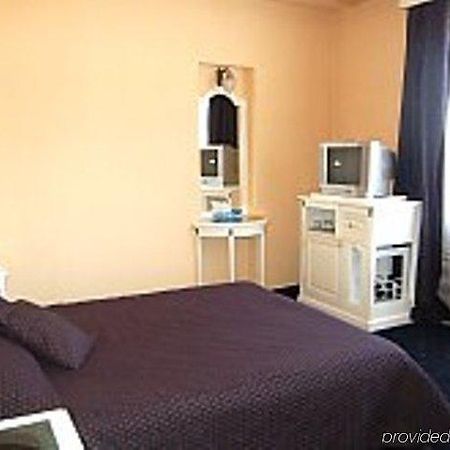 Elite Hotel Орадя Номер фото