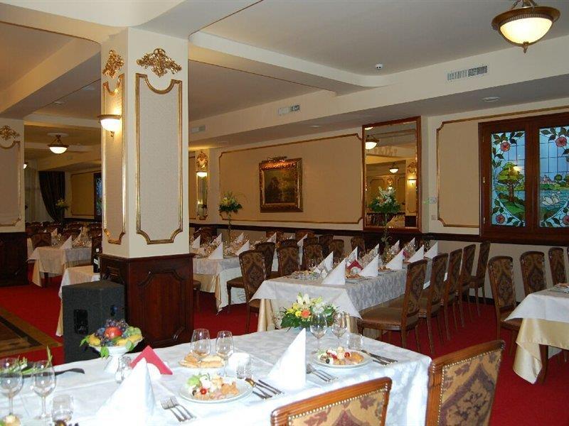 Elite Hotel Орадя Екстер'єр фото